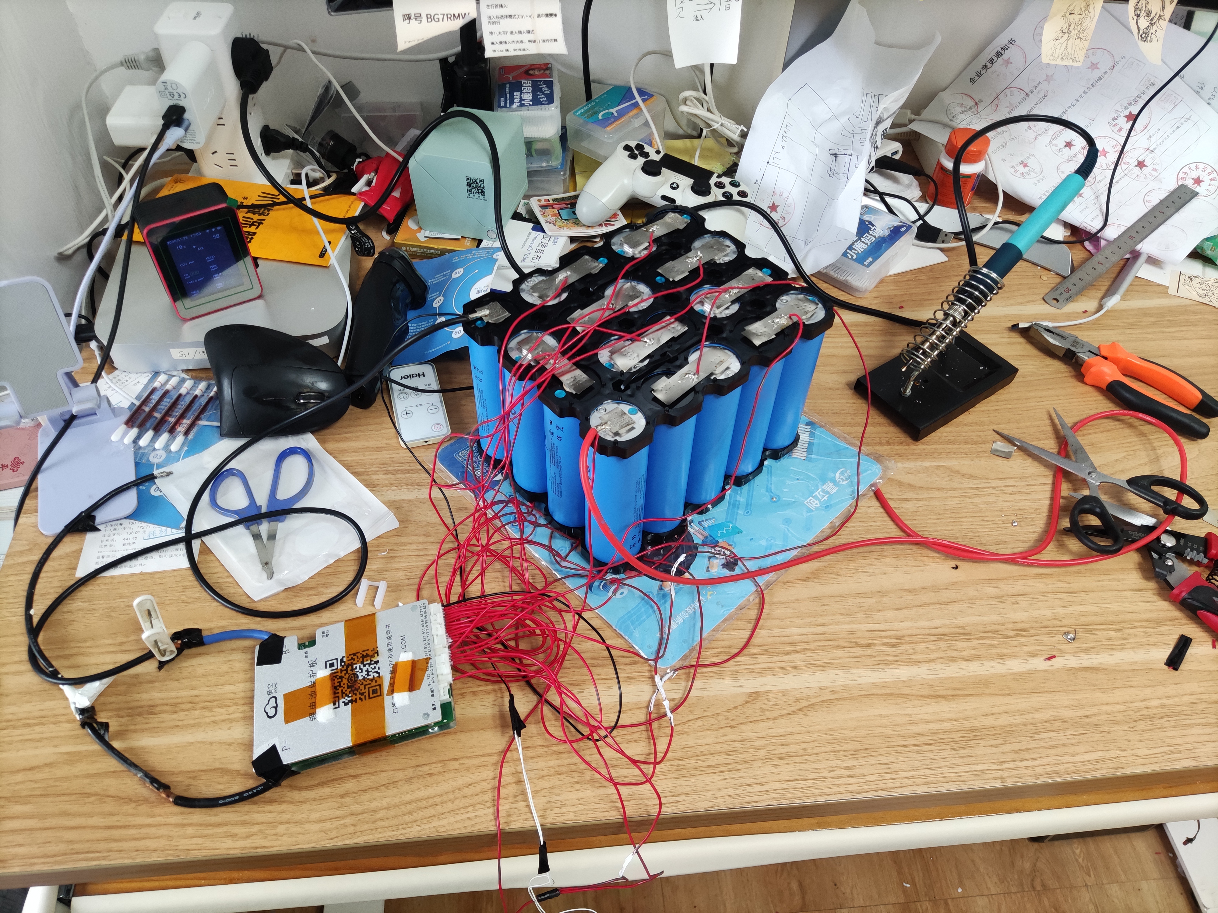 焊好 BMS 的电池组